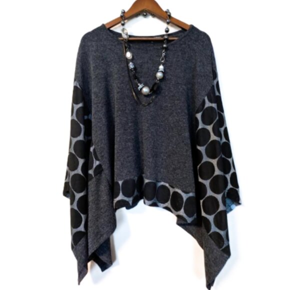 NWOT NESS Top with Oversized Polka Dot Kimono Sleeves - Picture 1 of 7